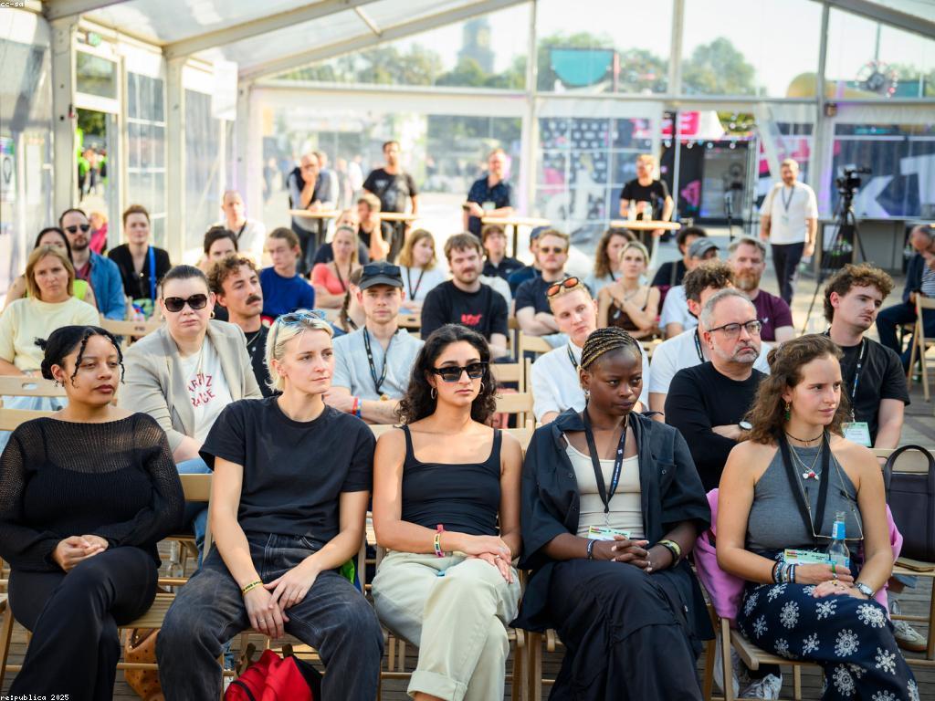 ការប្រារព្ធព្រឹត្តិការណ៍ពិសេសផ្នែកសង្គមនៅកម្ពុជា